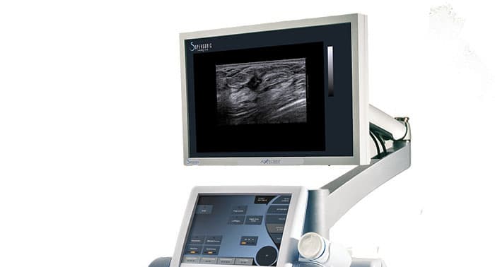 Ultraschall der Brust mit einem Gerät der Spitzenklasse